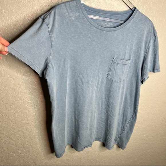 American Eagle light blue short sleeve shirt - Picture 3 of 7
